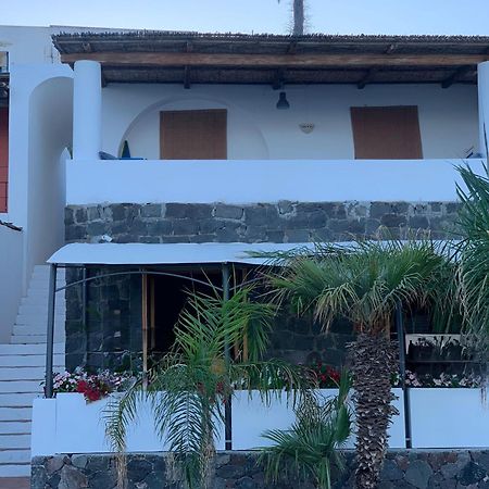 La Terrazza Sul Mare Lägenhet Santa Marina Salina Exteriör bild
