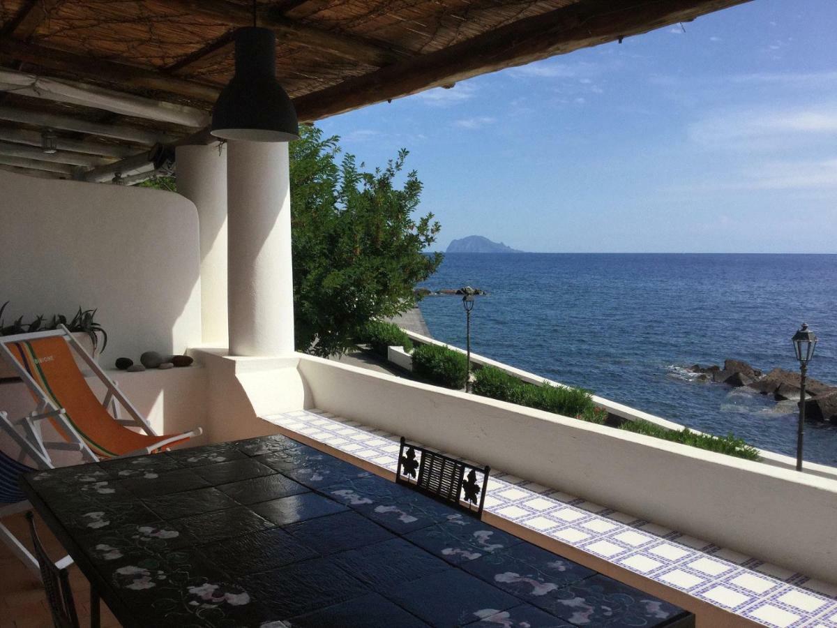 La Terrazza Sul Mare Lägenhet Santa Marina Salina Exteriör bild